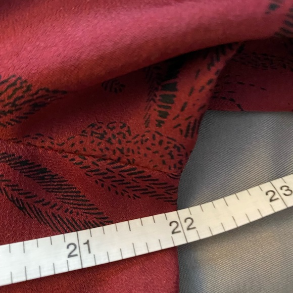 Maurice’s burgandy top size large - Picture 3 of 6